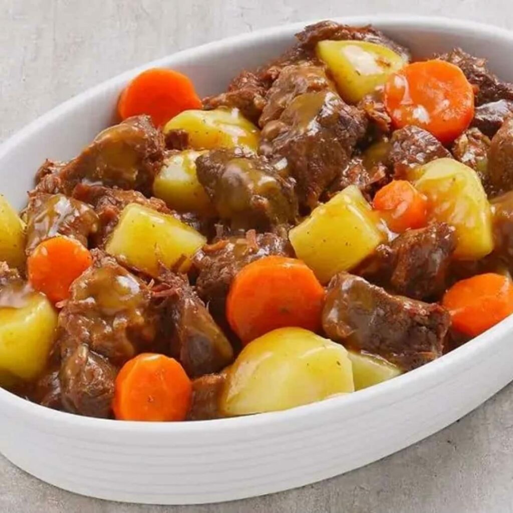 Carne de Panela com batata e cenoura